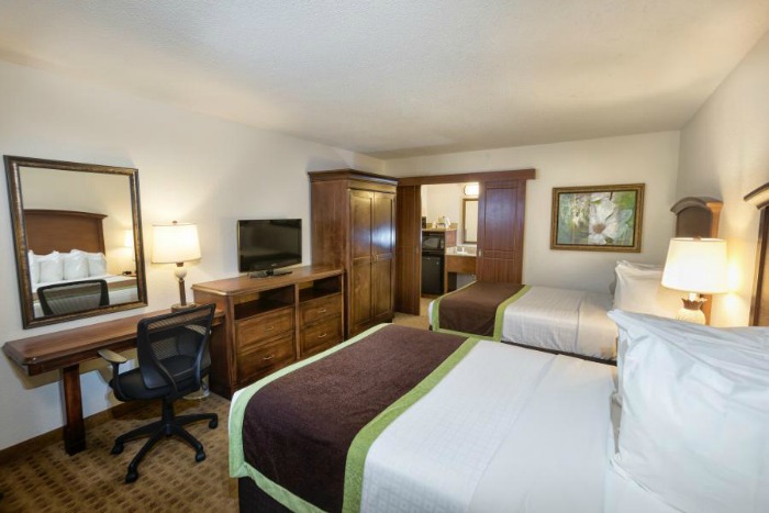 Clarion Inn Lake Buena Vista Rooms
