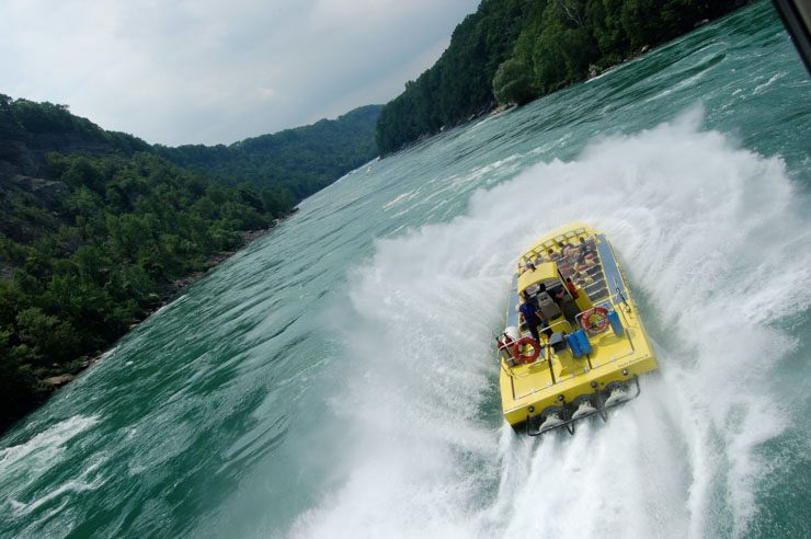 whirlpool jet tour boat