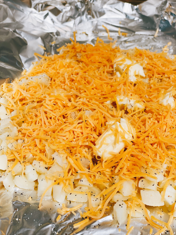 Campfire potatoes - Loaded with cheese