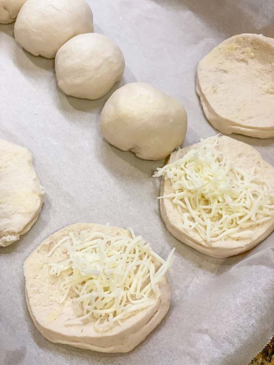 Grands biscuit dough