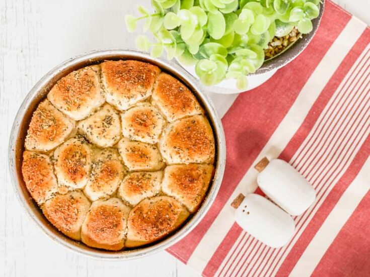 garlic bread homemade - cheese stuffed rolls