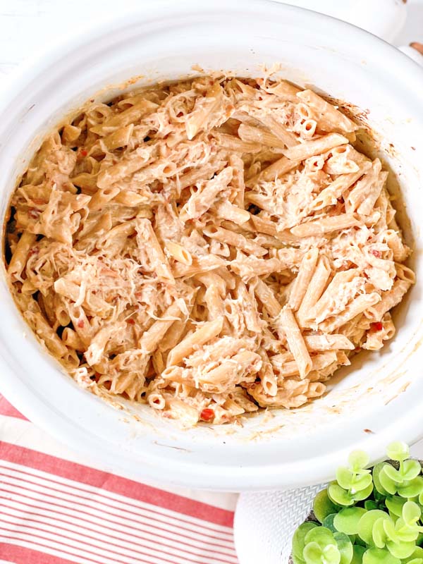 Slow Cooker Olive Garden Chicken Pasta