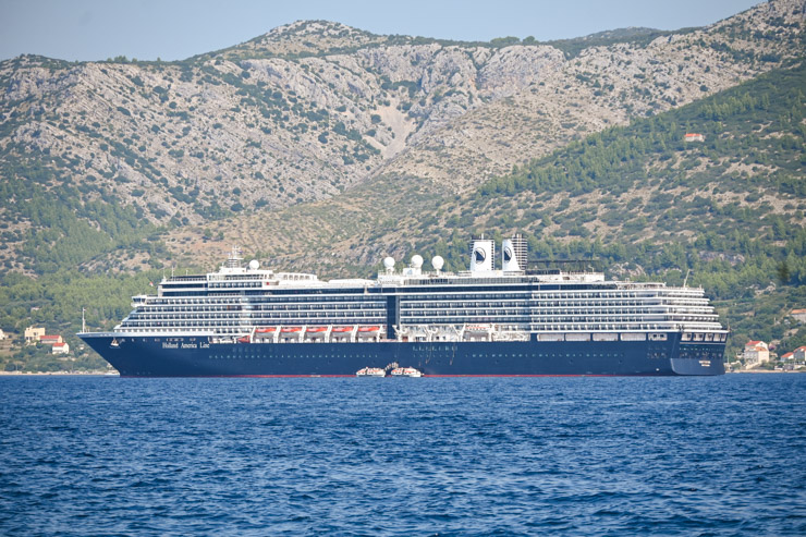 HOLLAND AMERICA IN KOLCURA - Oosterdam Cruise Reviews