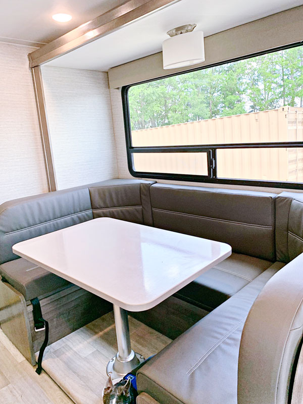 Minnie Winnie RV Dining room