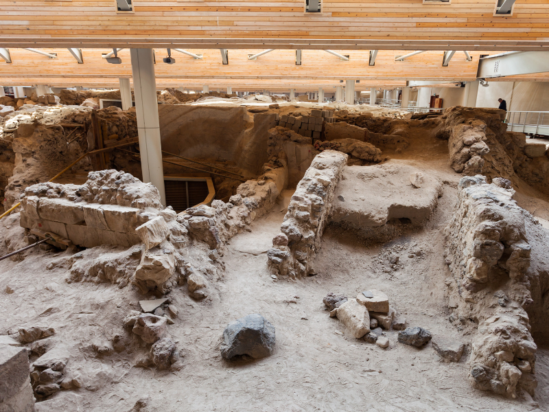 Unearthing the Past at Akrotiri – Santorini’s Buried Bronze Age City