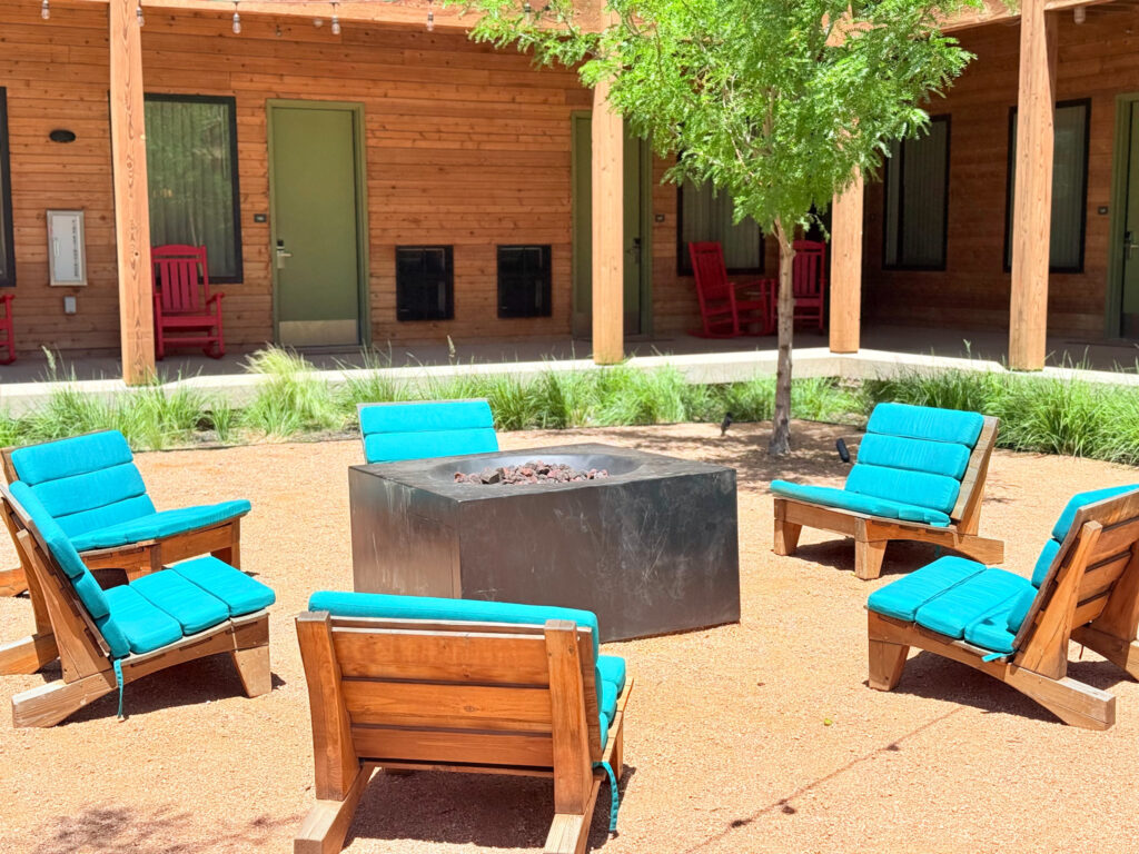 Cotton Court Hotel Courtyard and firepit Lubbock