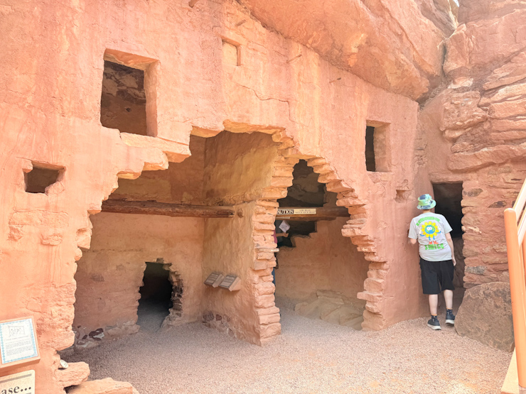Manitou Cliff Dwellings