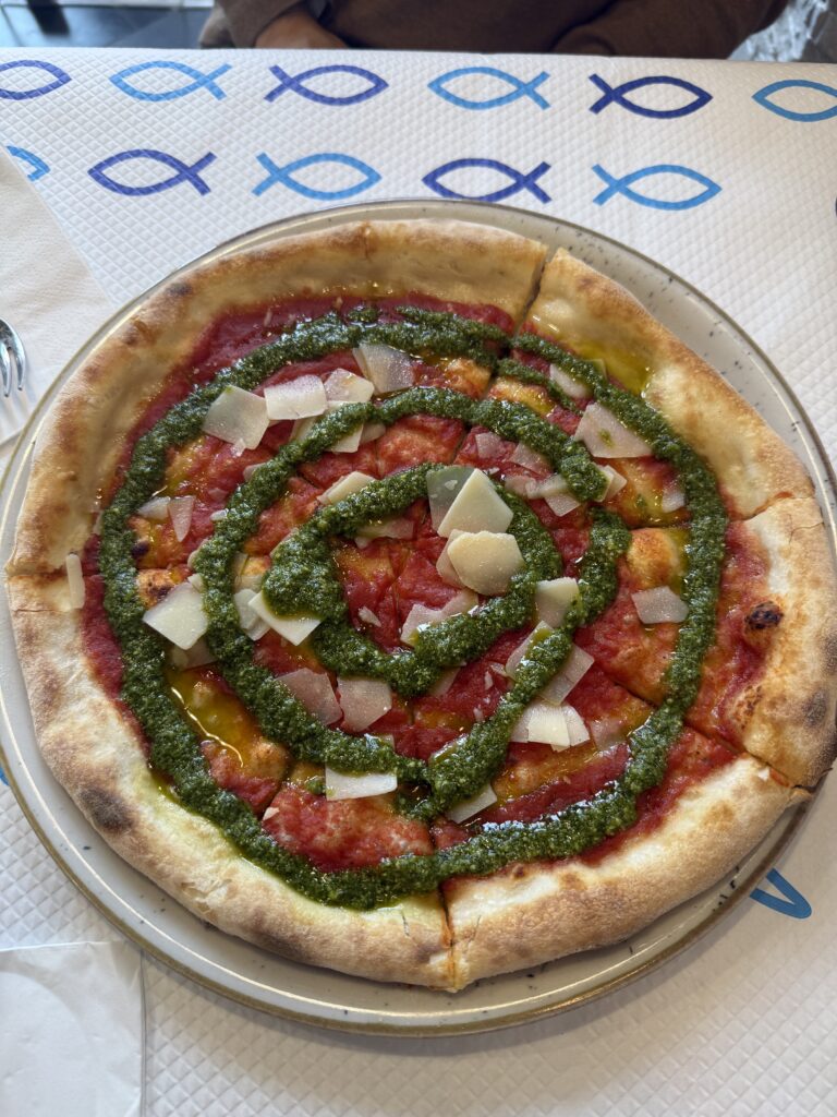 Pizzeria Acquario Pesto Pizza