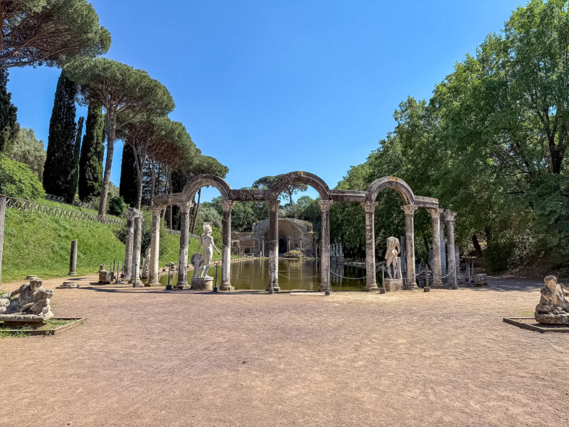 Villa Adriana x