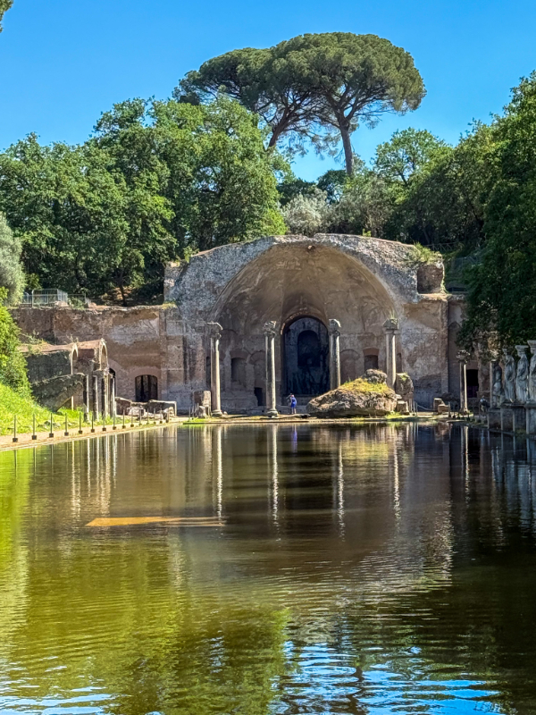 Villa Adriana Canopus x