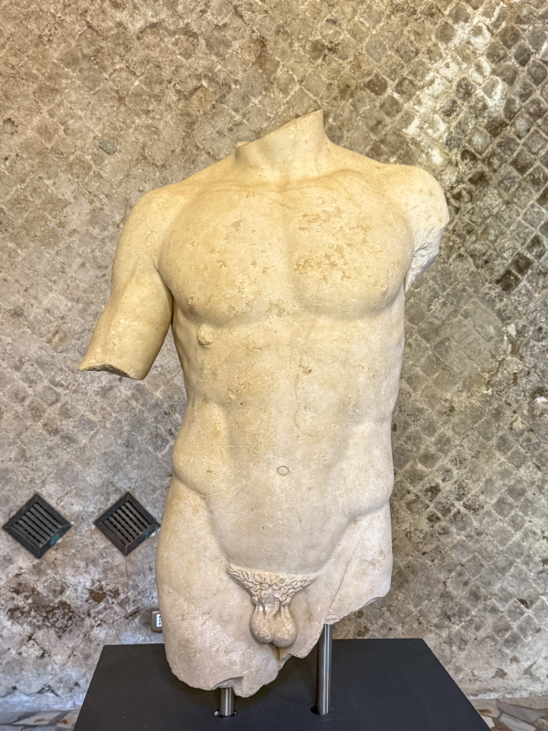Torso Statue at site in Tivoli x