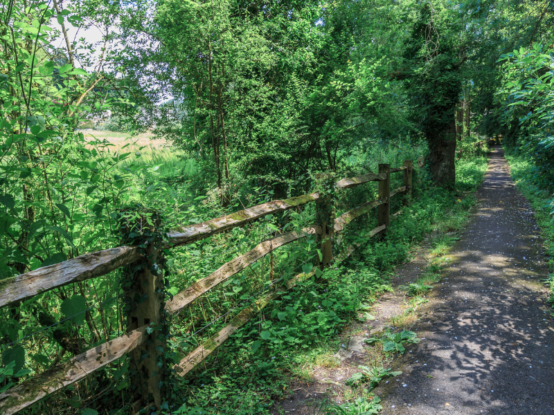 Bibury village road
