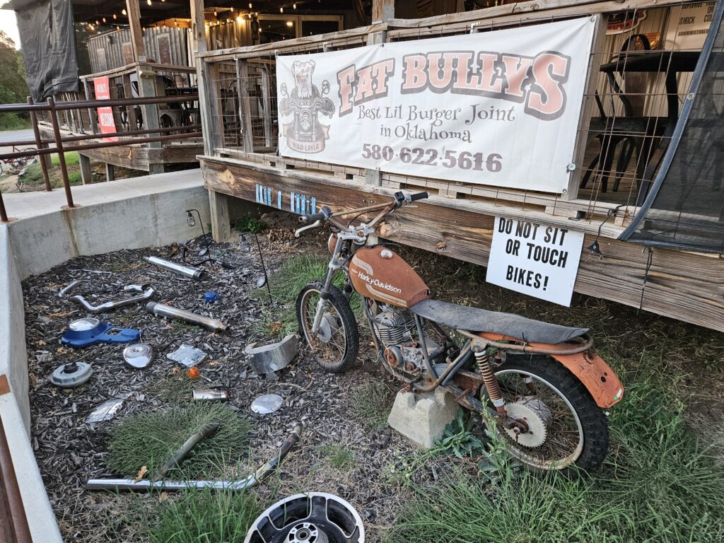 Fat Bullys Exterior