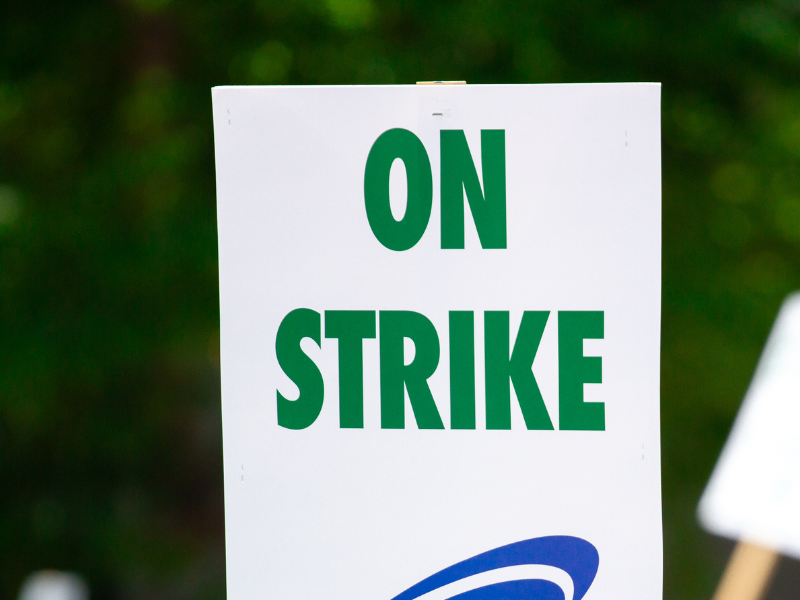 Strike Sign Travel Budget Tips